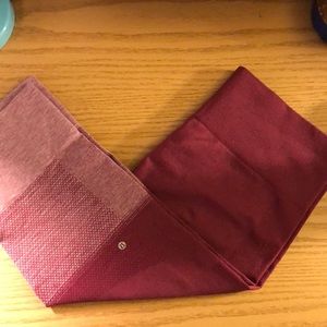 Size 12 cropped Lululemon leggings!